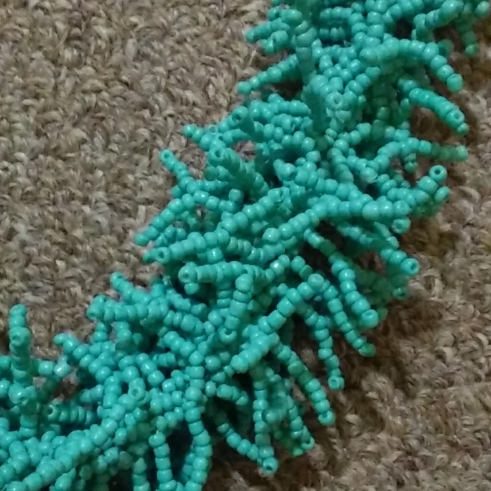 Turquoise beaded necklace - Picture 7 of 8